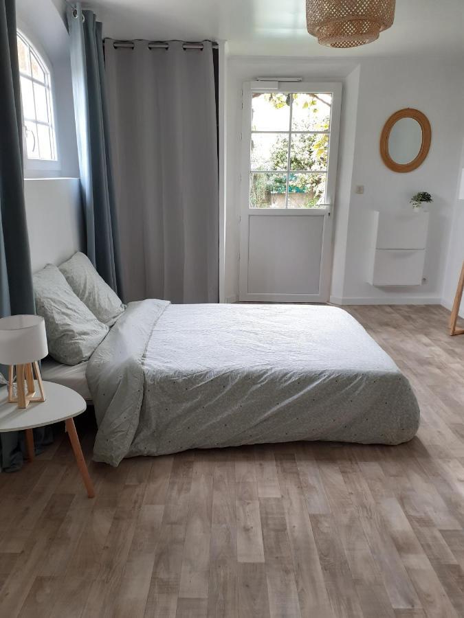 Superbe Grand Studio Tout Confort Avec Exterieur Poussan Dış mekan fotoğraf