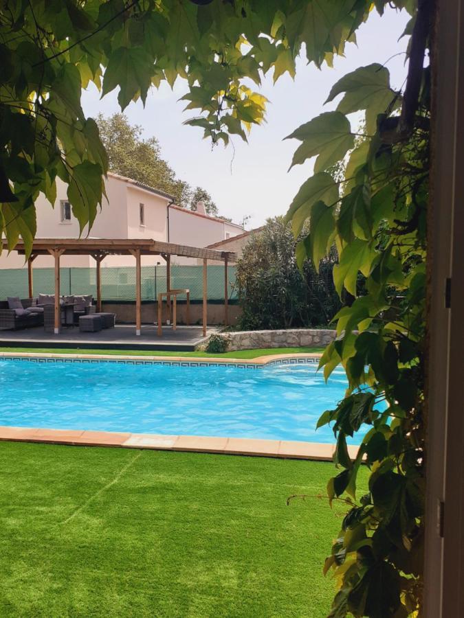 Superbe Grand Studio Tout Confort Avec Exterieur Poussan Dış mekan fotoğraf