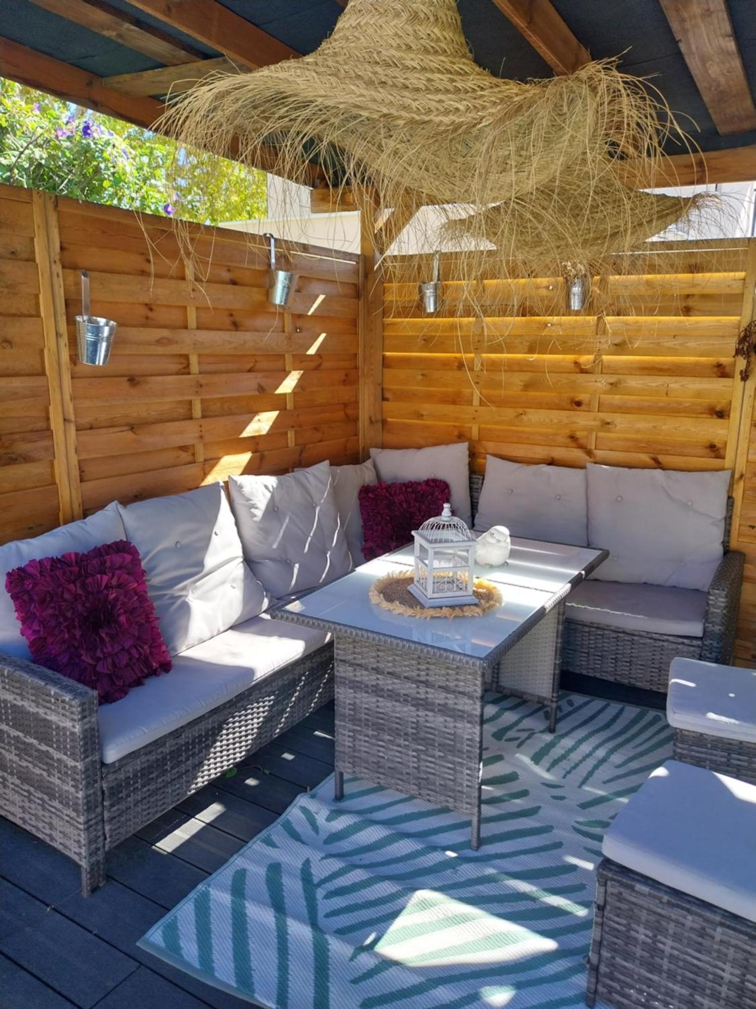 Superbe Grand Studio Tout Confort Avec Exterieur Poussan Dış mekan fotoğraf